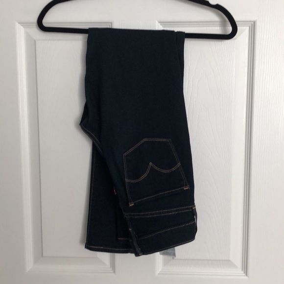 LEVIS 311 “Shaping Skinny” jean. Dark wash. - Picture 2 of 4